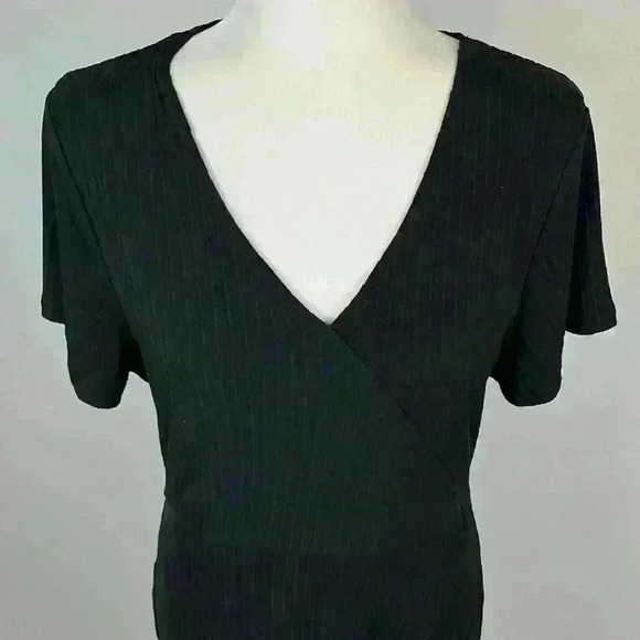 Style 5 Black V-Neck Mini Dress Size M NWT - Picture 2 of 8
